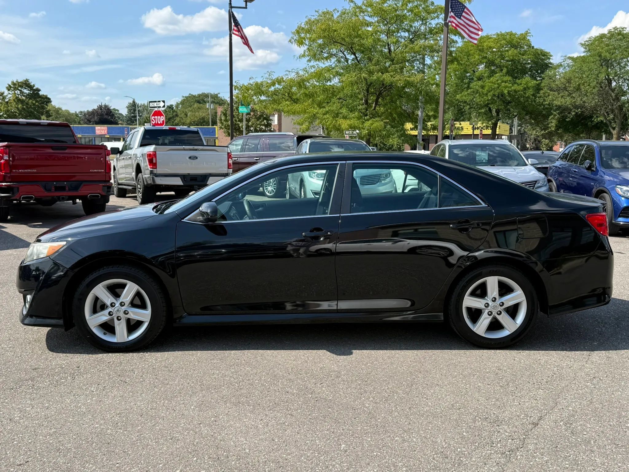 Used 2014 Toyota Camry SE FWD image 8