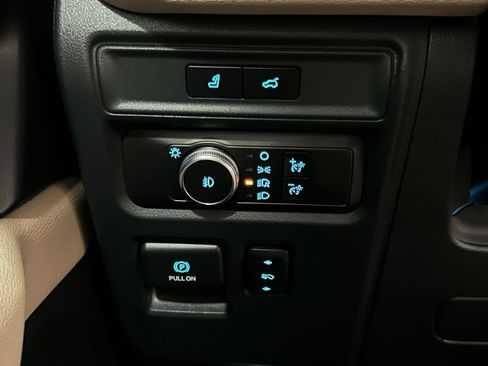 Used 2022 Ford Expedition Max Limited AWD/4WD image 12