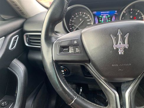 Used 2017 Maserati Levante image 22