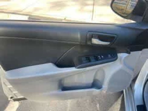 Used 2013 Toyota Camry LE image 22