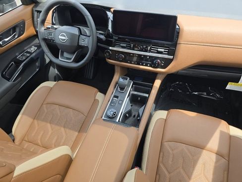 New 2026 Nissan Pathfinder Platinum AWD/4WD image 13