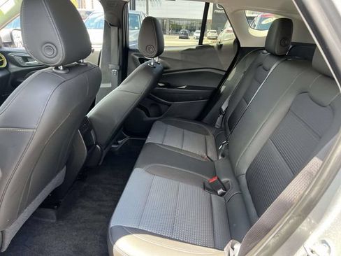Used 2024 Chevrolet Trax LT w/ Driver Confidence Package FWD image 12