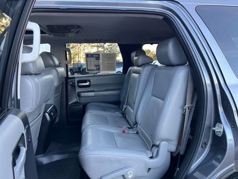Used 2014 Toyota Sequoia Limited image 22