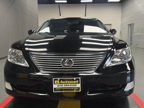 Used 2009 Lexus LS 460 AWD w/ Comfort Seating Pkg image 3