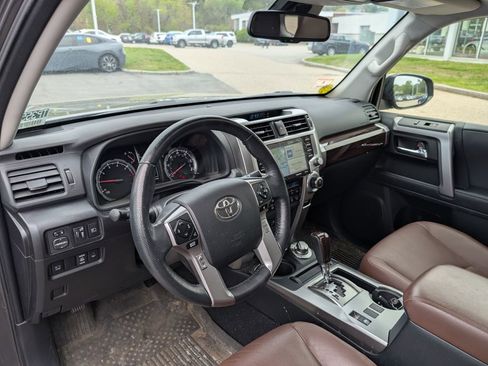 Used 2023 Toyota 4Runner Limited AWD/4WD image 19