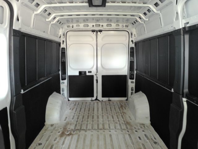 Used 2025 RAM ProMaster 2500 w/ Convenience Group FWD image 9