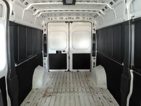 Used 2025 RAM ProMaster 2500 w/ Convenience Group FWD image 9