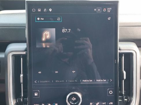 Used 2025 GMC Yukon Denali w/ Sun & Power Step Package AWD/4WD image 17