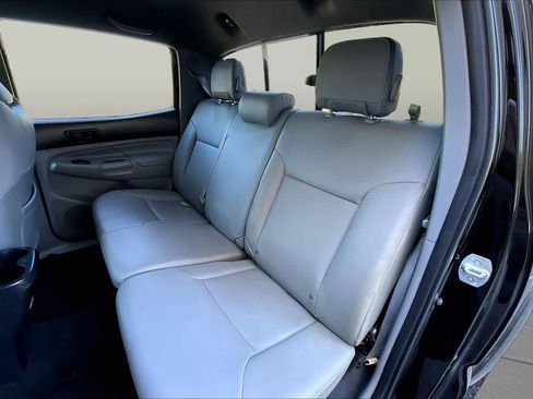 Used 2013 Toyota Tacoma 4x4 Double Cab w/ Limited Pkg image 21