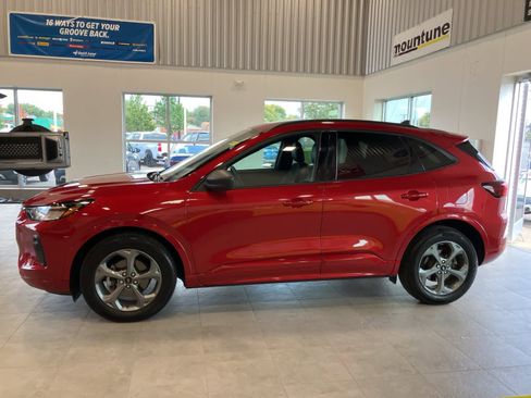 Used 2023 Ford Escape ST-Line image 8