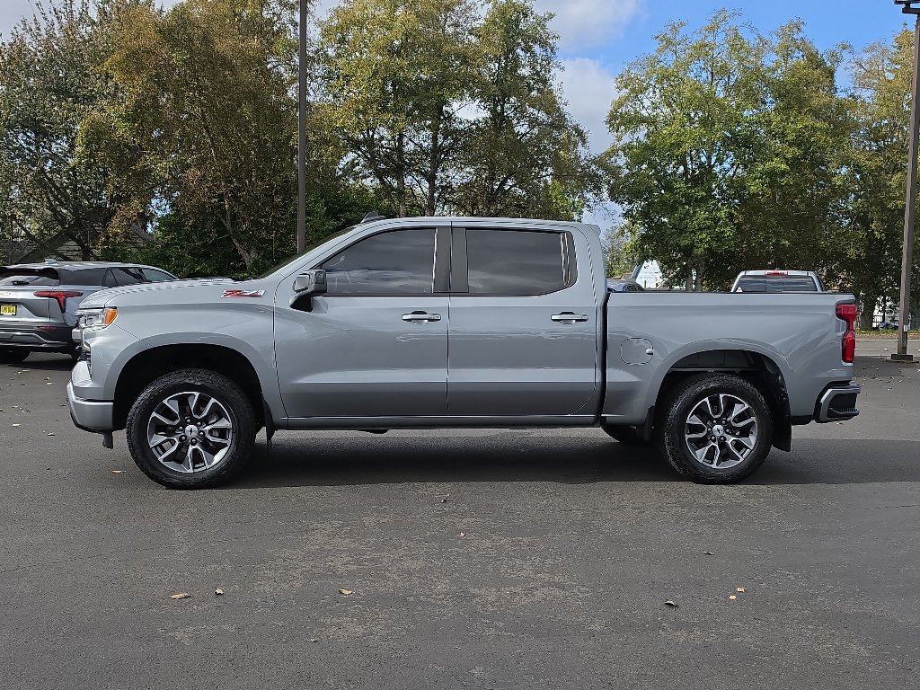 Used 2023 Chevrolet Silverado 1500 RST w/ Z71 Off-Road Package AWD/4WD image 7