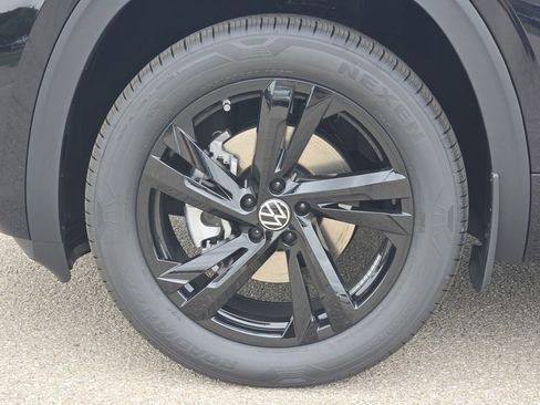 New 2026 Volkswagen Atlas Cross Sport SEL R-Line AWD/4WD image 10