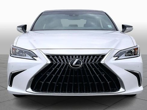 Used 2025 Lexus ES 350 w/ Luxury Package image 3