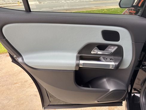 New 2026 Mercedes-Benz GLB 250 4MATIC image 19