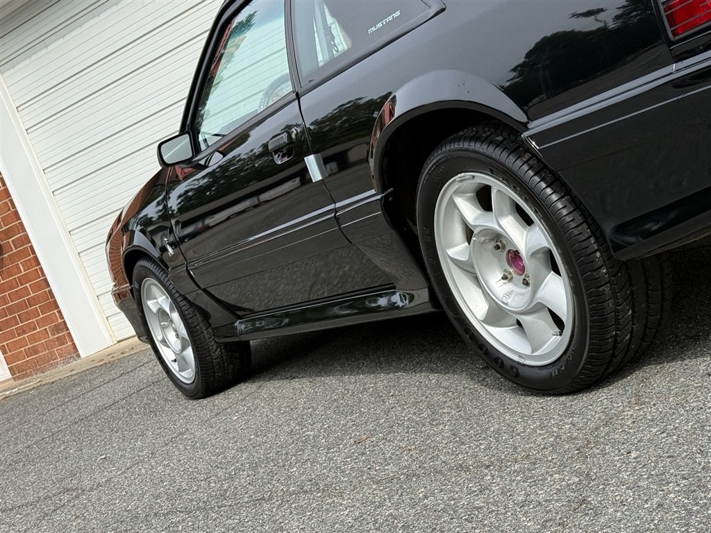 Used 1993 Ford Mustang Cobra RWD image 26