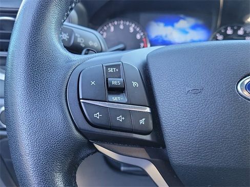 Used 2020 Ford Explorer XLT image 12