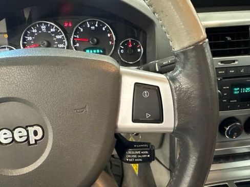 Used 2008 Jeep Liberty Limited w/ Premium Group AWD/4WD image 23