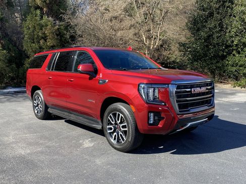 Used 2022 GMC Yukon XL AT4 image 2