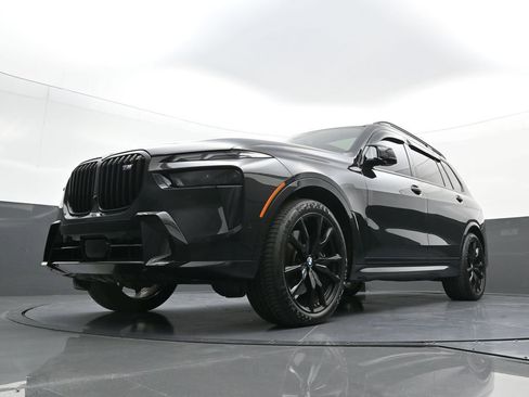 Used 2025 BMW X7 M60i AWD/4WD image 26