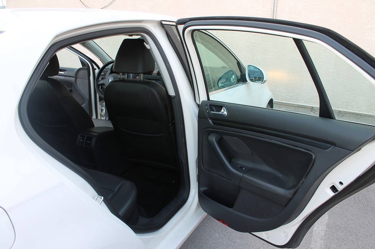 Used 2010 Volkswagen Jetta Limited Edition FWD image 28
