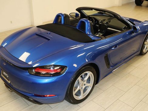 Used 2018 Porsche 718 Boxster RWD image 20