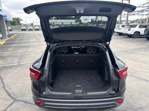Used 2025 Chevrolet Trax RS FWD image 6