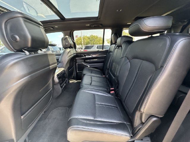 Used 2022 Jeep Wagoneer Series II w/ Premium Group I AWD/4WD image 28