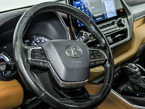 Used 2021 Toyota Highlander Platinum AWD/4WD image 21