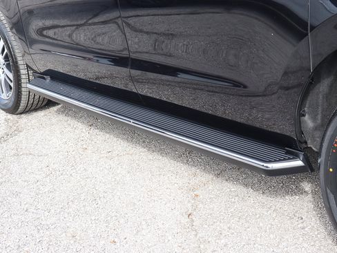 Used 2023 Ford Expedition Max Limited image 13