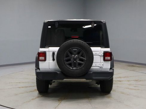 Used 2024 Jeep Wrangler Unlimited Sport AWD/4WD image 9