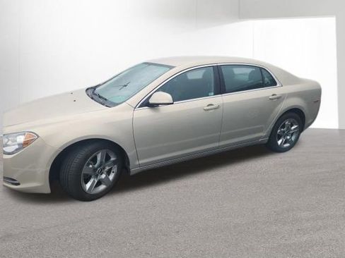 Used 2010 Chevrolet Malibu LT FWD image 2
