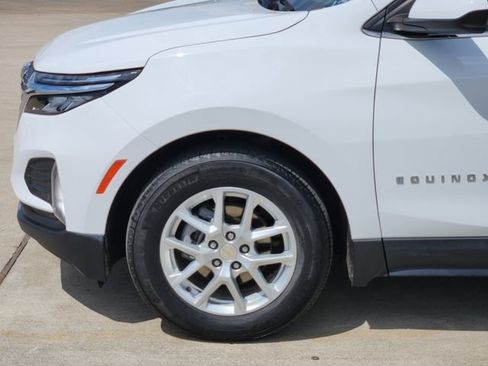 Used 2023 Chevrolet Equinox LT image 8