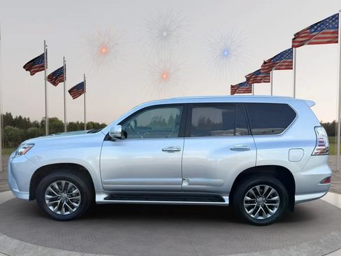 Used 2017 Lexus GX 460 Luxury AWD/4WD image 2