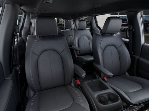 New 2026 Chrysler Pacifica Select AWD/4WD image 16