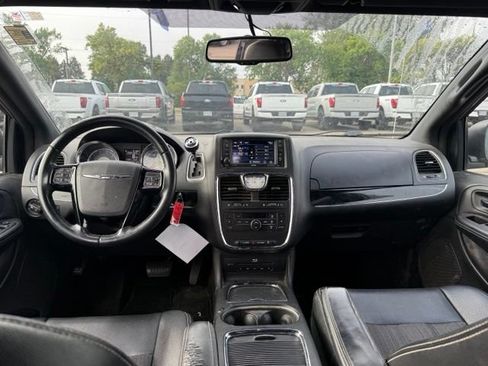 Used 2015 Chrysler Town & Country S FWD image 2