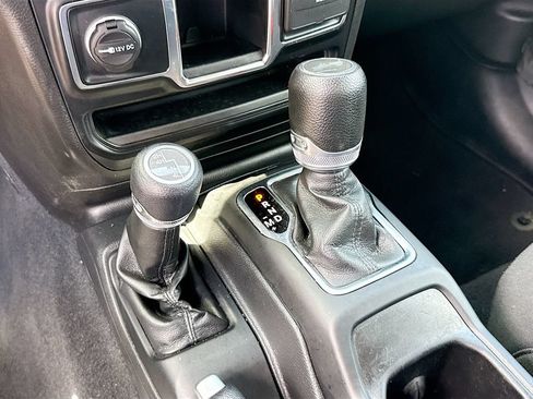 Used 2022 Jeep Wrangler Unlimited Sport AWD/4WD image 18