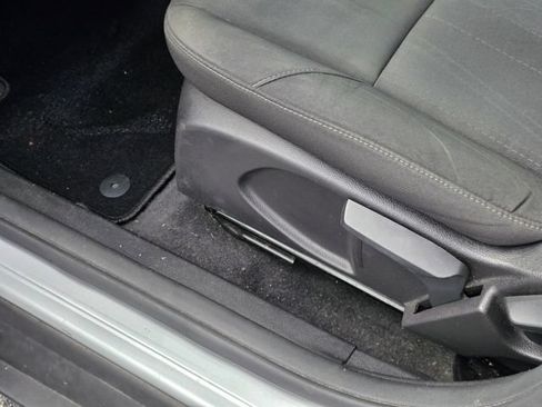 Used 2015 Ford Focus SE FWD image 20