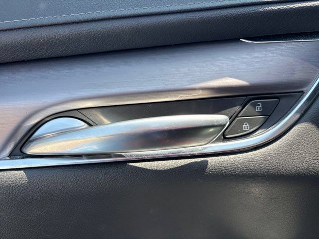 Used 2023 Cadillac XT5 Luxury w/ LPO, Floor Liner Package FWD image 21