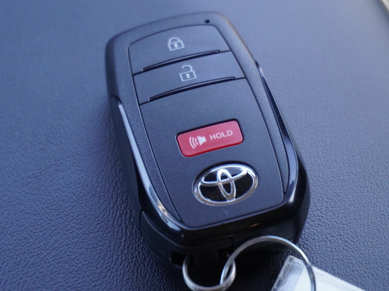 New 2027 Toyota Prius FWD image 19