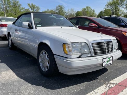 Used 1994 Mercedes-Benz E 320 Convertible image 8