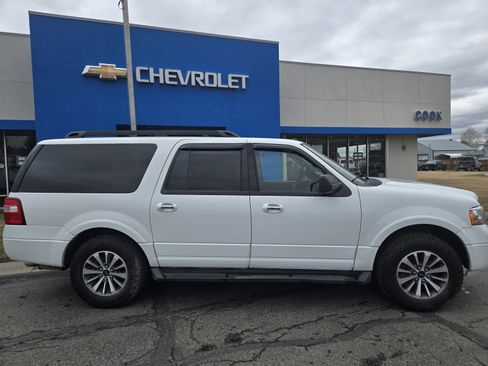 Used 2017 Ford Expedition EL XLT image 2