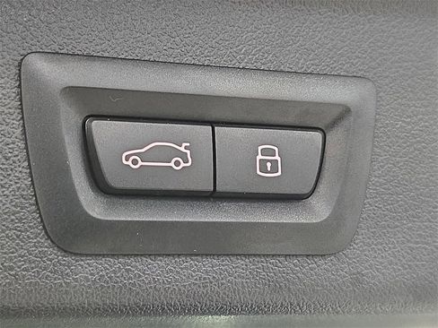 Certified 2025 BMW X5 xDrive40i w/ Parking Assistance Package image 26