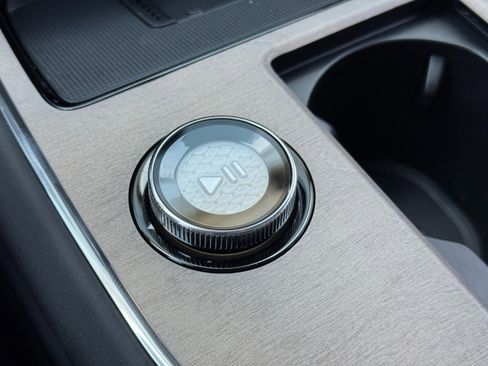 Used 2025 Volvo EX90 Ultra image 31