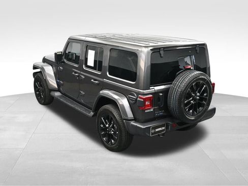 Used 2025 Jeep Wrangler Unlimited Sahara AWD/4WD image 37