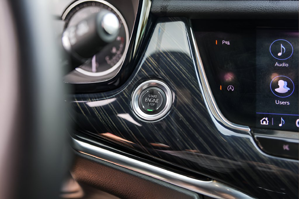 Certified 2025 Cadillac XT6 Premium Luxury FWD image 18
