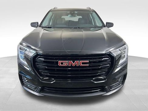 Used 2024 GMC Terrain SLE w/ Driver Convenience Package AWD/4WD image 9