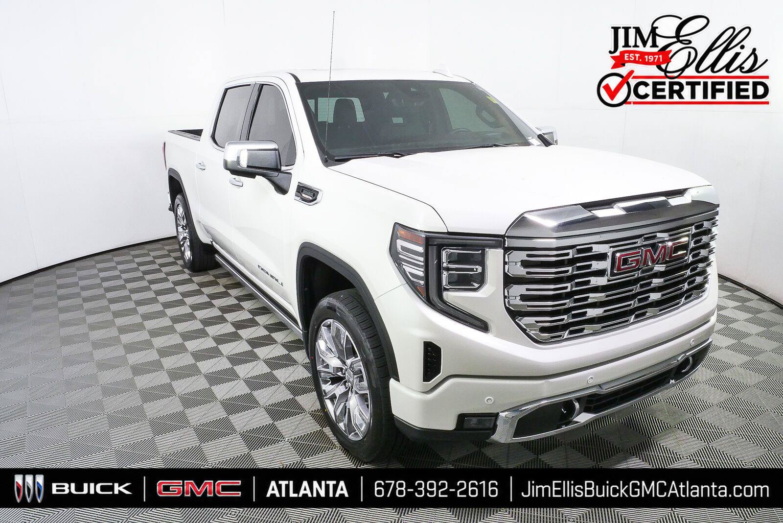 Used 2023 GMC Sierra 1500 Denali w/ Denali Reserve Package AWD/4WD image 1