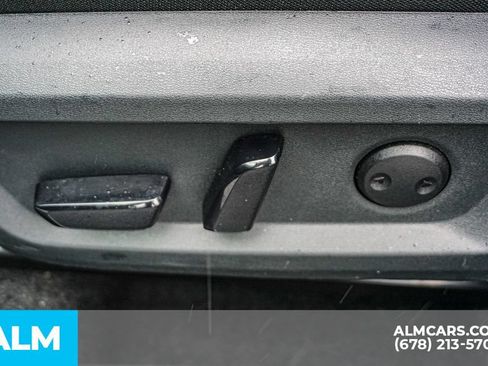 Used 2025 Nissan Rogue SV FWD image 47