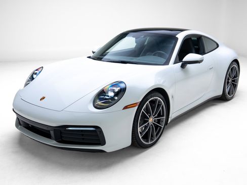 Used 2020 Porsche 911 Carrera image 3
