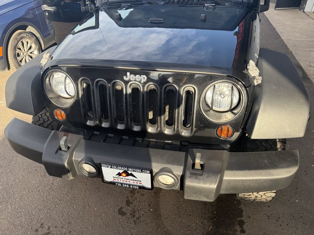 Used 2011 Jeep Wrangler Unlimited Rubicon w/ Connectivity Group AWD/4WD image 13